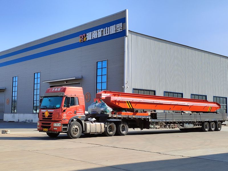 電動(dòng)單梁起重機(jī)，LD20t-26.8m，4臺(tái)，發(fā)往石家莊交付客戶使用。